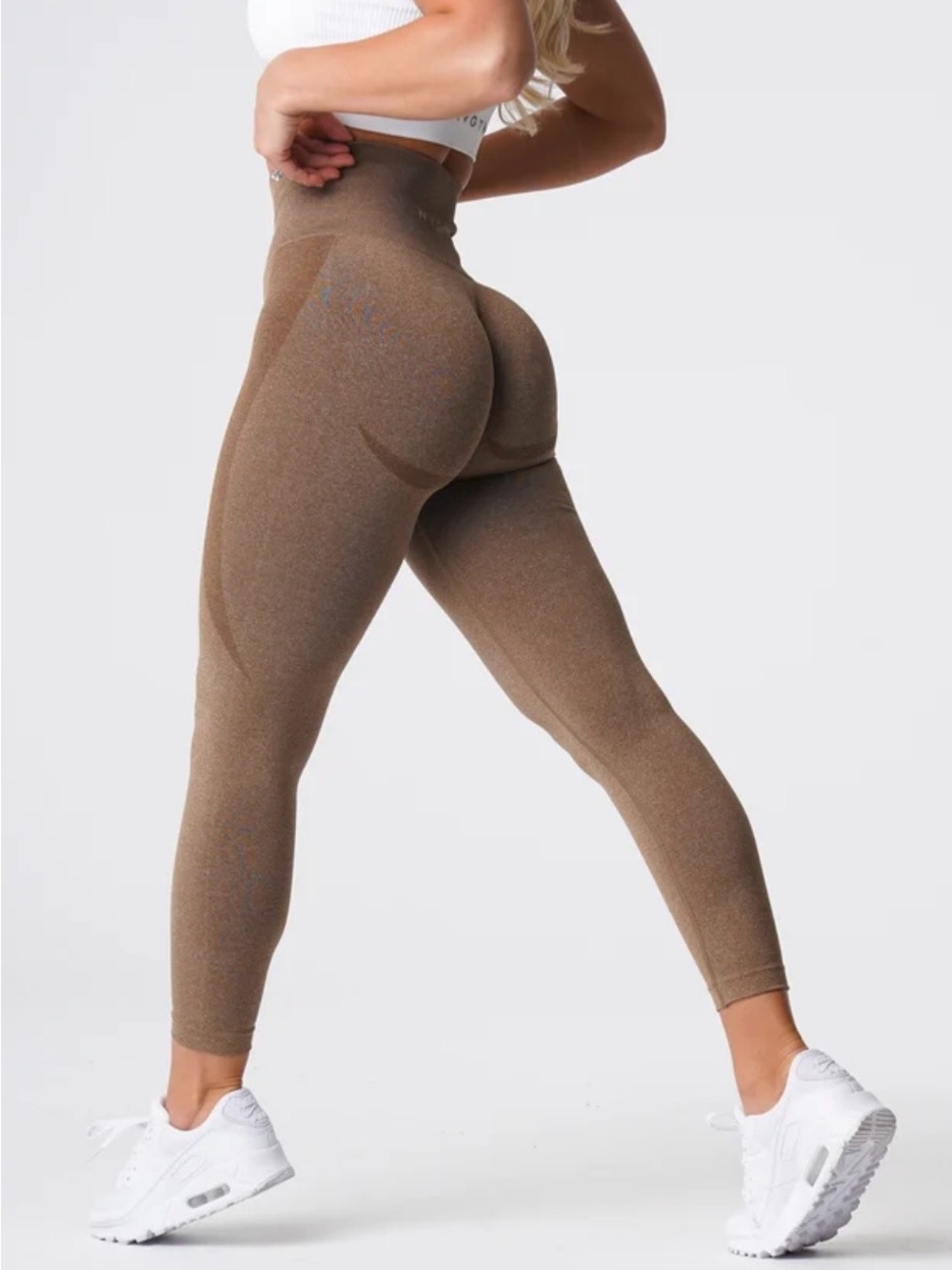 NVGTN Contour Sculpting Leggings in Mocha